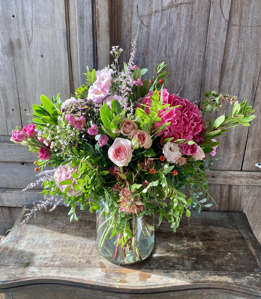 Cristal con Flores en Tonos Rosas